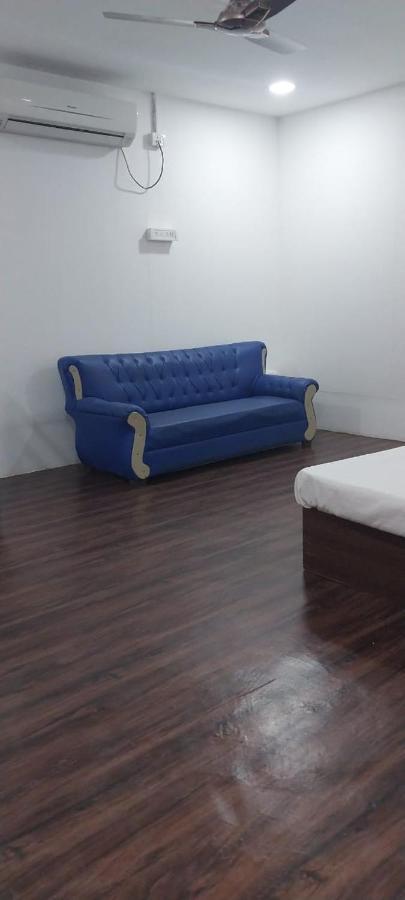 The Black Leaf Hotel Rāipur Buitenkant foto
