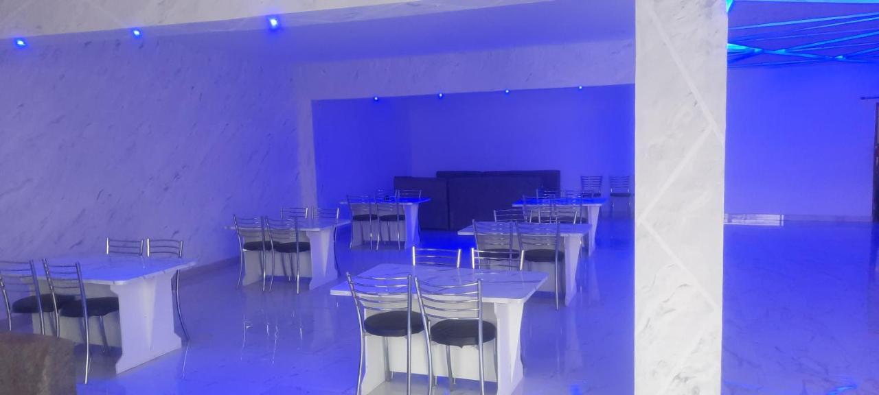 The Black Leaf Hotel Rāipur Buitenkant foto